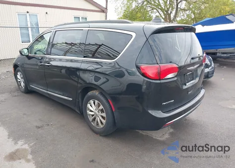 2017 Chrysler Pacifica Touring-L z USA, uszkodzony, nr VIN 2C4RC1BG4HR621628